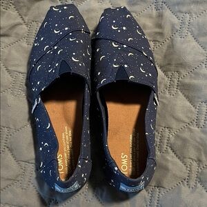 Toms Navy Moon & Star Print Slip-On Flats
